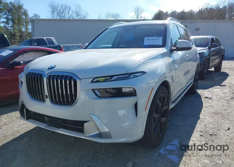 2026 BMW X7 xDrive40I z USA, uszkodzony, nr VIN 5UX23EM05T9228744